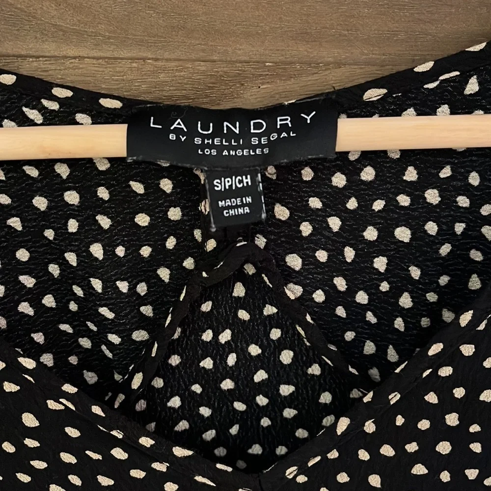 Laundry by Shelli Segal blouse‎